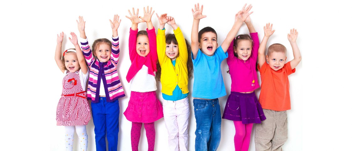 Kinder freuen sich